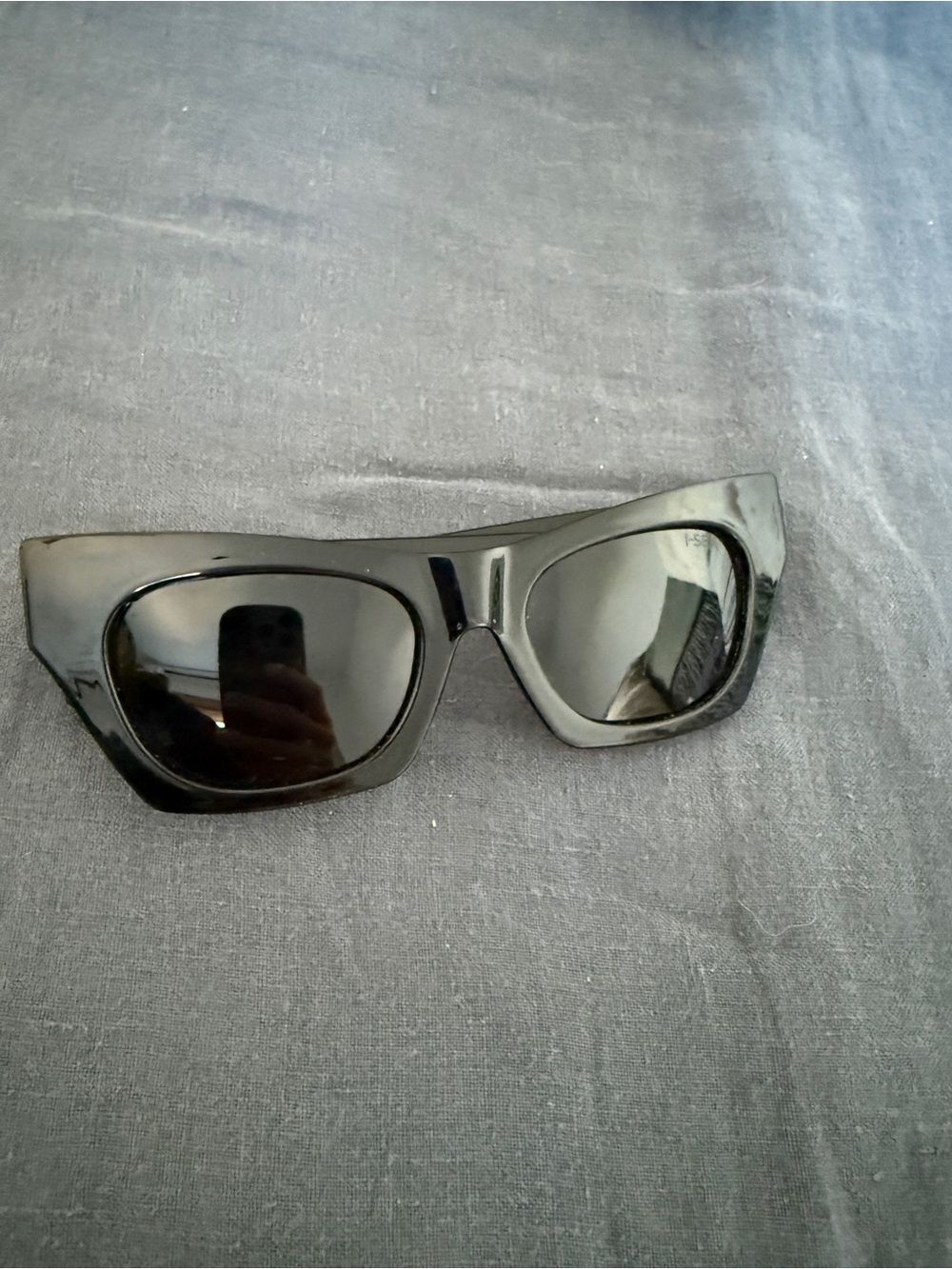 Classic Black Cat-Eye Women's Sunglasses